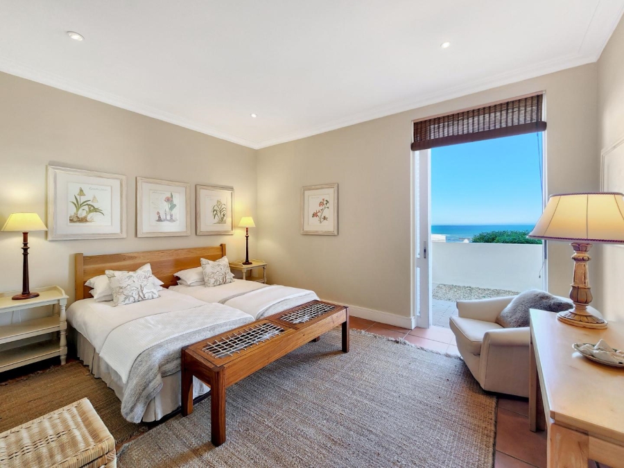 6 Bedroom Property for Sale in Bloubergstrand Western Cape